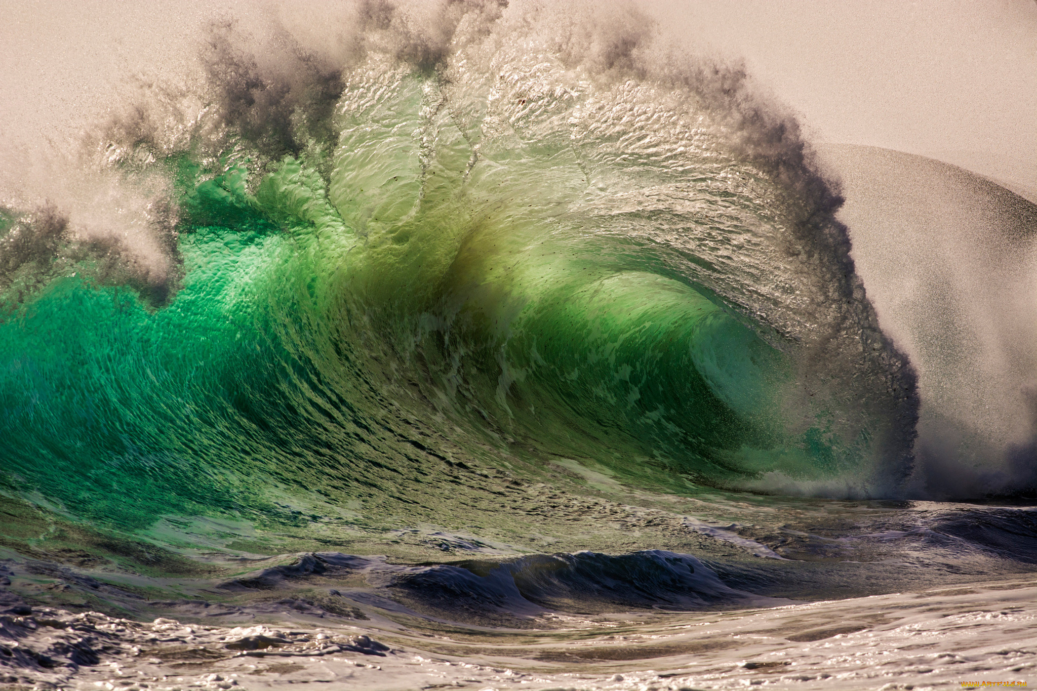 Красивые волны. Грин Вейв волна. Красивые Океанские волны. Морская стихия.